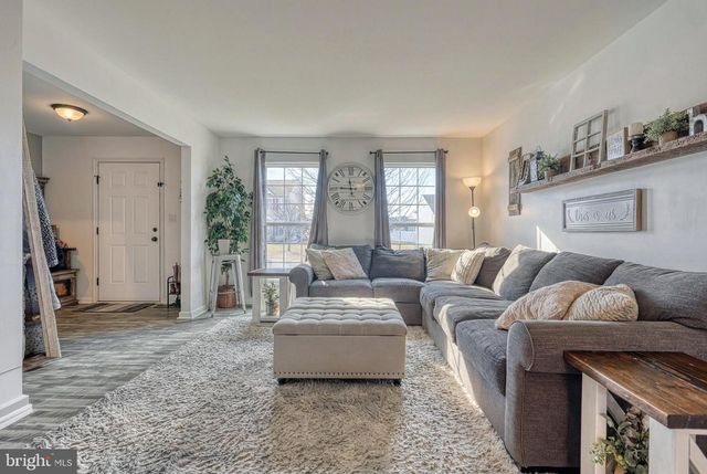 112 FARM LANE CIR, York, PA 17408