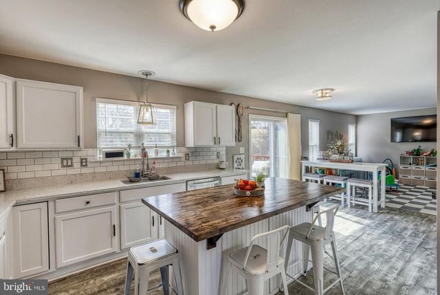 112 FARM LANE CIR, York, PA 17408