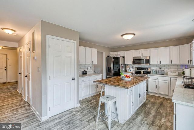 112 FARM LANE CIR, York, PA 17408