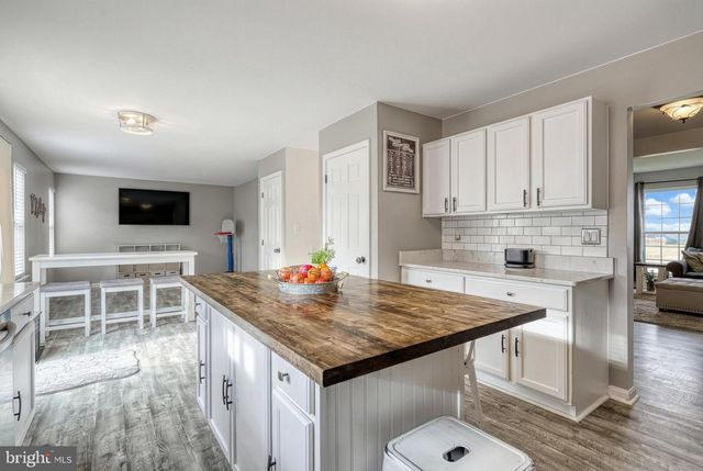 112 FARM LANE CIR, York, PA 17408