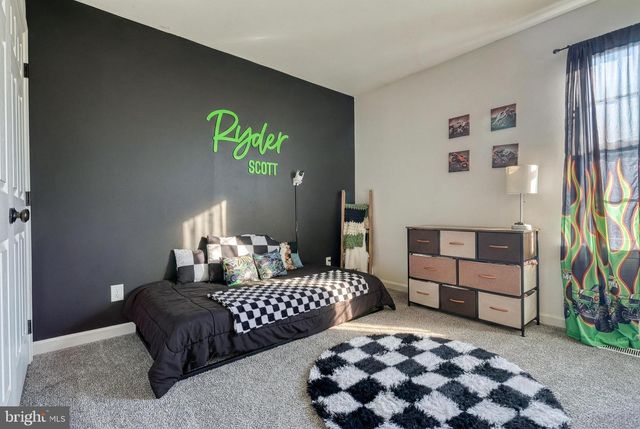 112 FARM LANE CIR, York, PA 17408