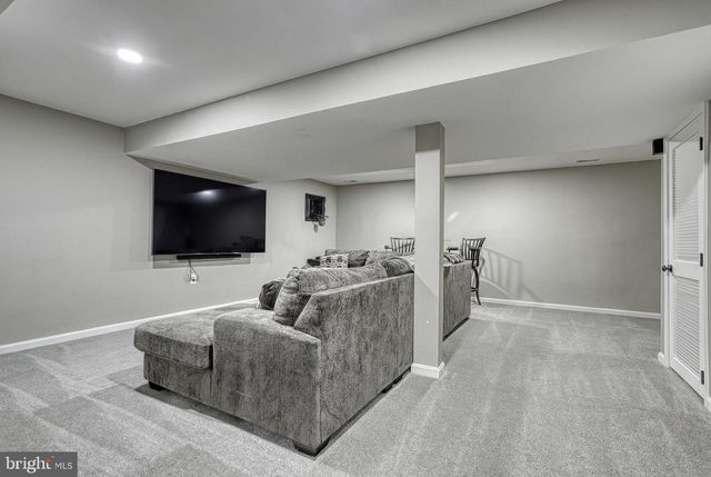 112 FARM LANE CIR, York, PA 17408