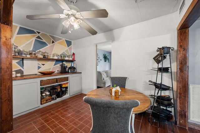 609 Columbine Lane, Grand Prairie, TX 75052