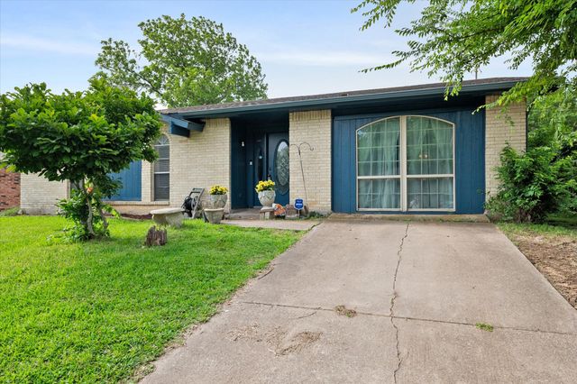 609 Columbine Lane, Grand Prairie, TX 75052