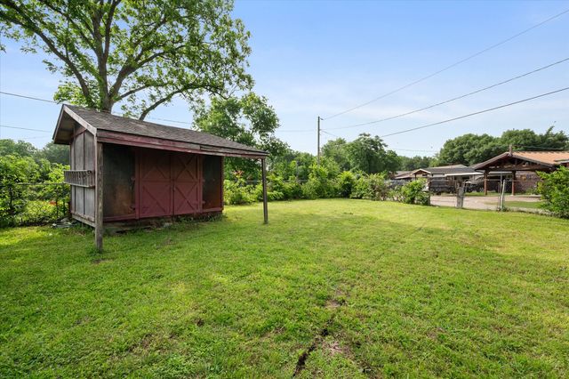 609 Columbine Lane, Grand Prairie, TX 75052