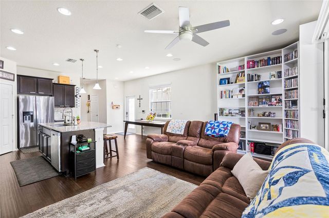 8738 TURNSTONE HAVEN PLACE, Tampa, FL 33619