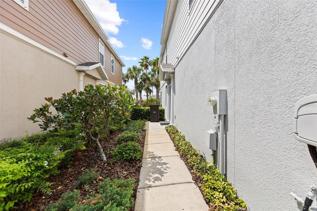 8738 TURNSTONE HAVEN PLACE, Tampa, FL 33619