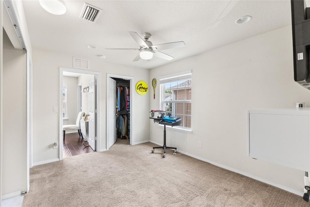 Image 19 of property listing at 8738 TURNSTONE HAVEN PLACE, Tampa, FL 33619