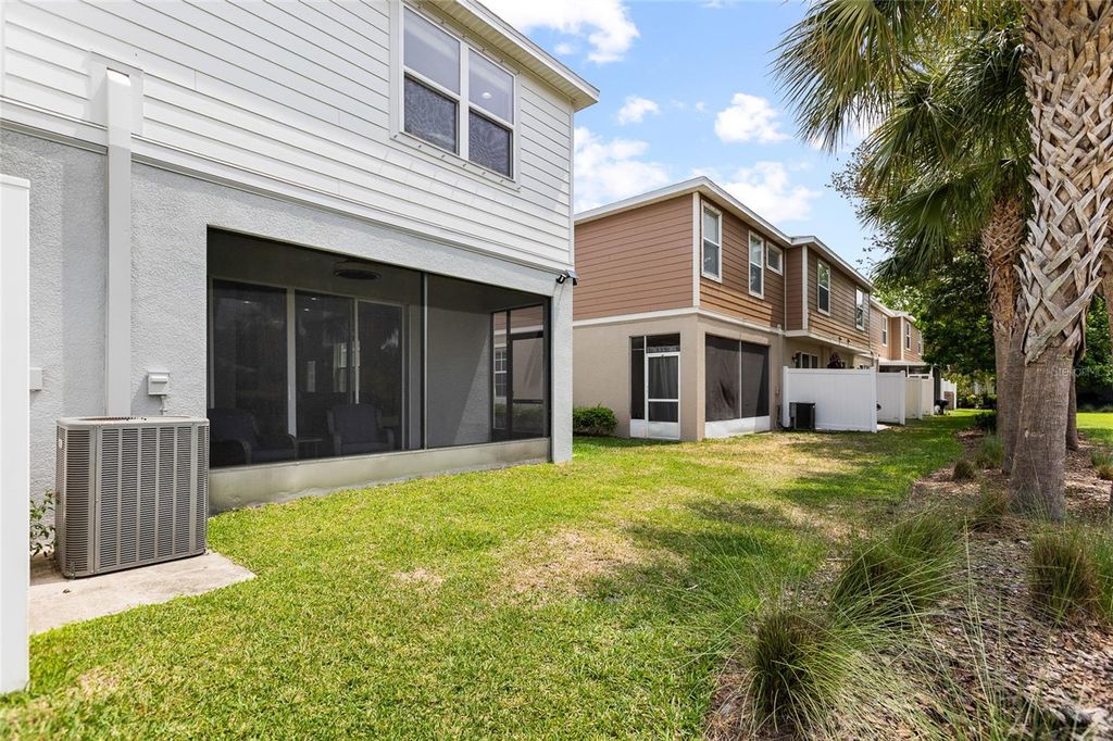 Image 41 of property listing at 8738 TURNSTONE HAVEN PLACE, Tampa, FL 33619