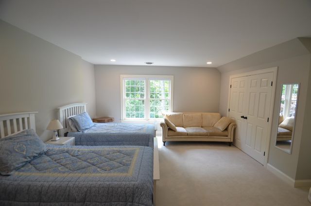 35 Colonel Daniels Drive, Bedford, NH 03110
