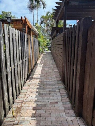 1637 NE 5TH Street 2, Fort Lauderdale, FL 33301