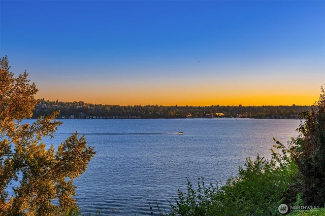 8055 W Mercer Way, Mercer Island, WA 98040