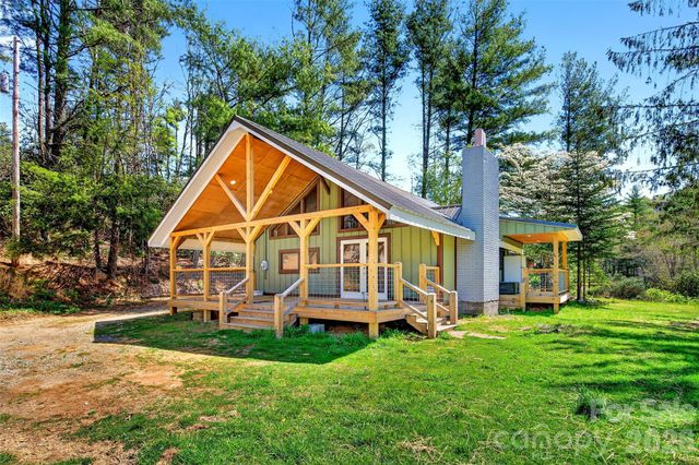1959 Jackson Town Road, Spruce Pine, NC 28777