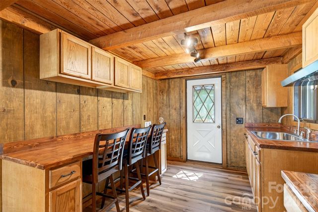 1959 Jackson Town Road, Spruce Pine, NC 28777