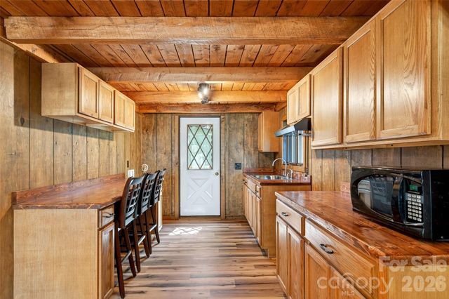 1959 Jackson Town Road, Spruce Pine, NC 28777