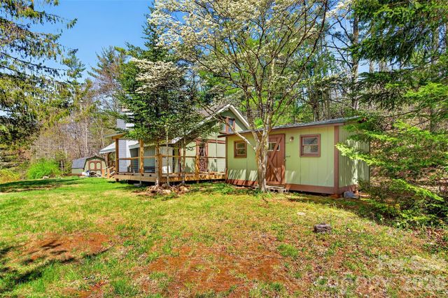 1959 Jackson Town Road, Spruce Pine, NC 28777