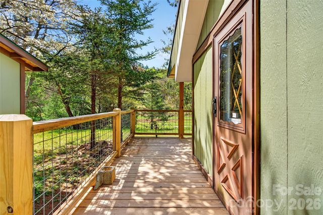 1959 Jackson Town Road, Spruce Pine, NC 28777