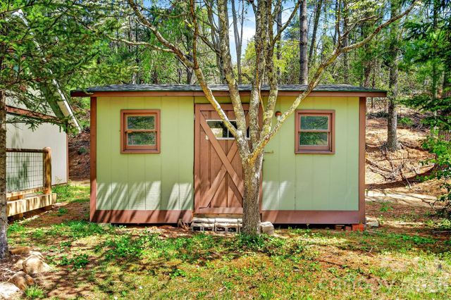 1959 Jackson Town Road, Spruce Pine, NC 28777