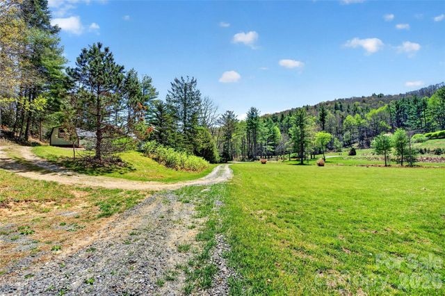 1959 Jackson Town Road, Spruce Pine, NC 28777