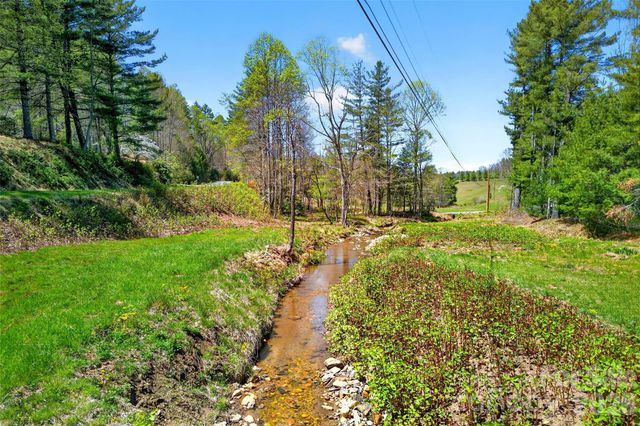 1959 Jackson Town Road, Spruce Pine, NC 28777