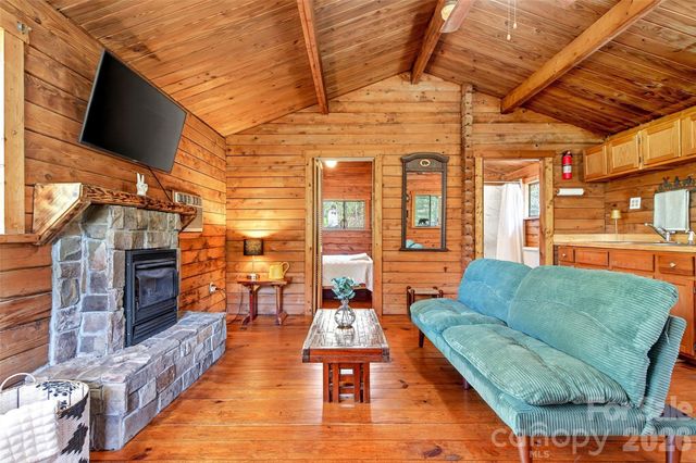 1959 Jackson Town Road, Spruce Pine, NC 28777