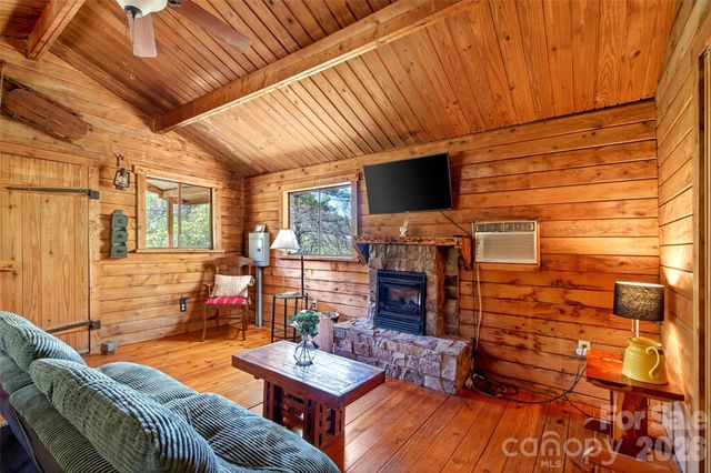 1959 Jackson Town Road, Spruce Pine, NC 28777