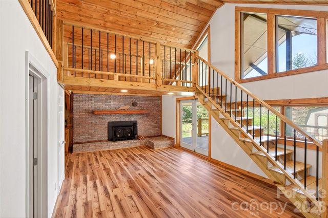 1959 Jackson Town Road, Spruce Pine, NC 28777