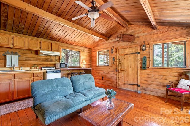 1959 Jackson Town Road, Spruce Pine, NC 28777