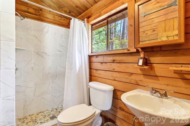 1959 Jackson Town Road, Spruce Pine, NC 28777