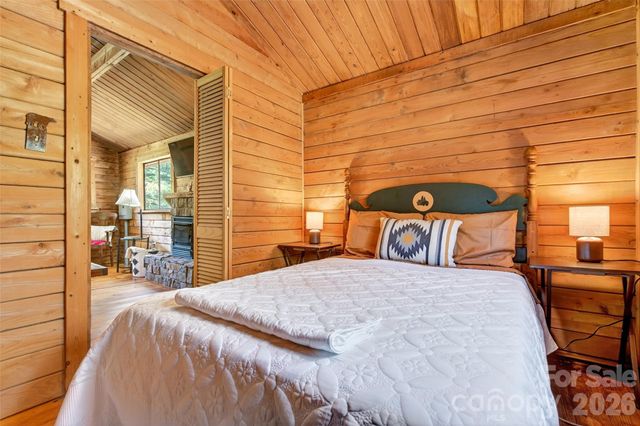 1959 Jackson Town Road, Spruce Pine, NC 28777