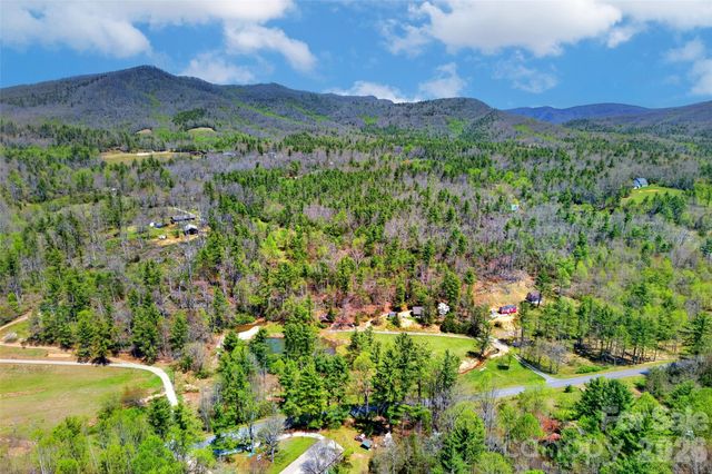 1959 Jackson Town Road, Spruce Pine, NC 28777