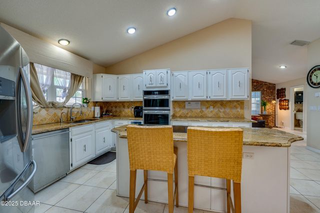 7 Lake Vista Way, Ormond Beach, FL 32174