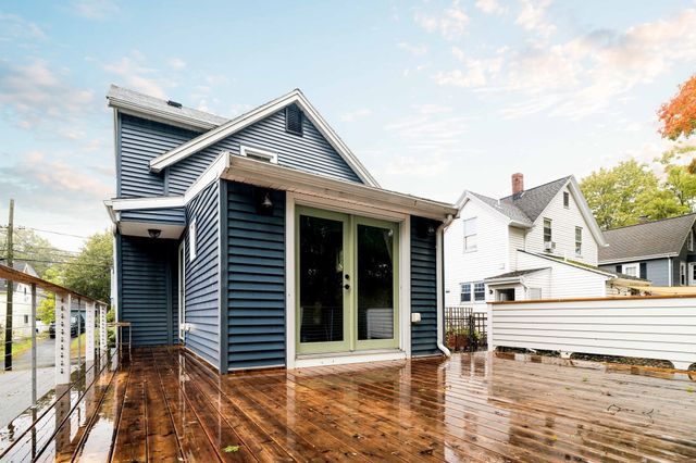 11 Byron St, Wakefield, MA 01880