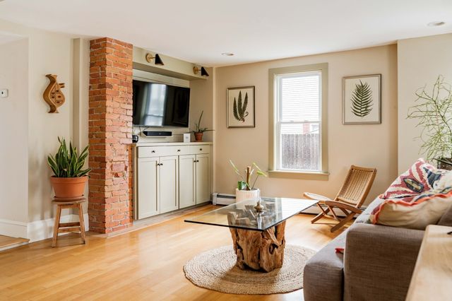 11 Byron St, Wakefield, MA 01880