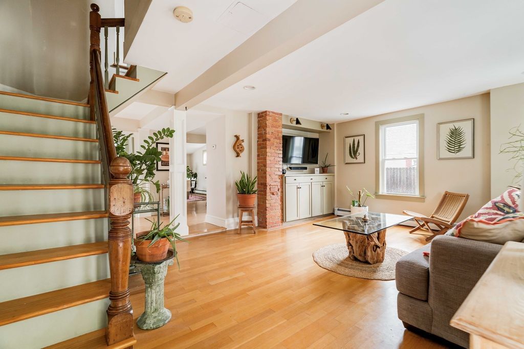 11 Byron St, Wakefield, MA 01880