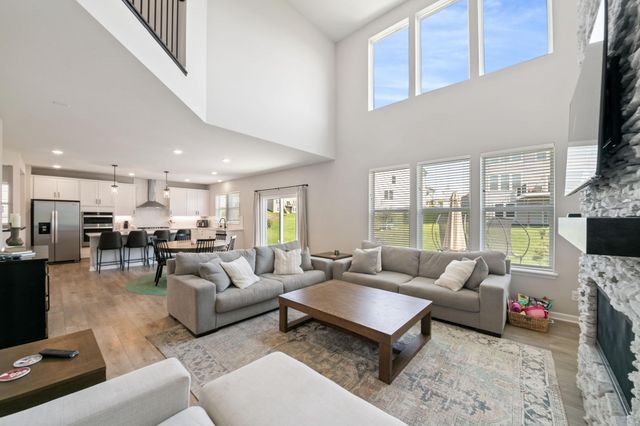 10318 McGregor Boulevard, Woodbury, MN 55129