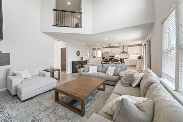 10318 McGregor Boulevard, Woodbury, MN 55129