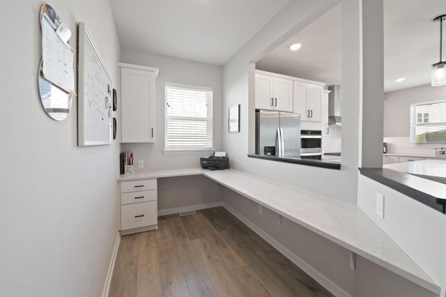 10318 McGregor Boulevard, Woodbury, MN 55129