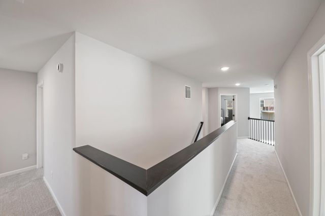 10318 McGregor Boulevard, Woodbury, MN 55129