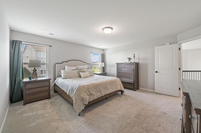 10318 McGregor Boulevard, Woodbury, MN 55129