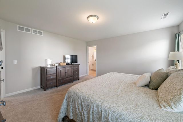 10318 McGregor Boulevard, Woodbury, MN 55129