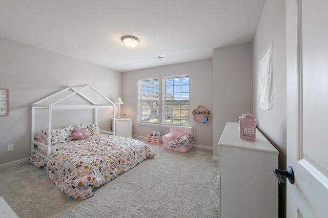 10318 McGregor Boulevard, Woodbury, MN 55129