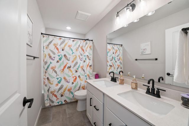 10318 McGregor Boulevard, Woodbury, MN 55129