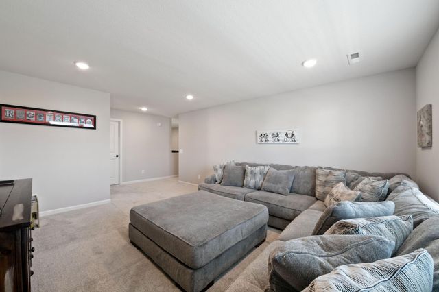 10318 McGregor Boulevard, Woodbury, MN 55129