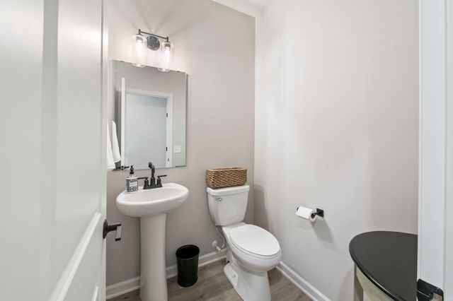 10318 McGregor Boulevard, Woodbury, MN 55129