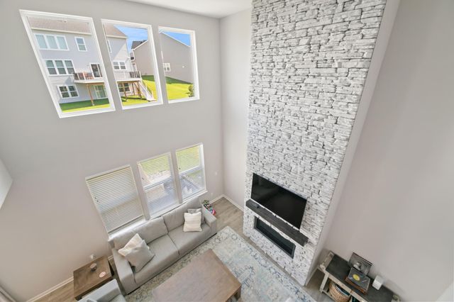 10318 McGregor Boulevard, Woodbury, MN 55129