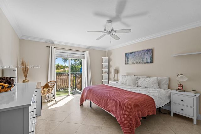 6815 Edgewater Dr 104, Coral Gables, FL 33133