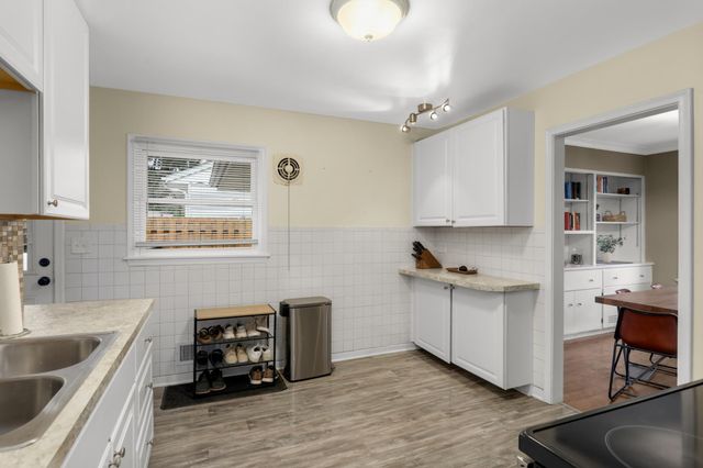8236 Dupont Avenue S, Bloomington, MN 55420
