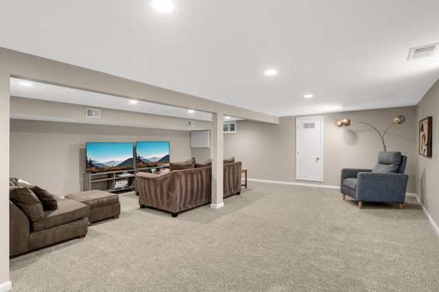 8236 Dupont Avenue S, Bloomington, MN 55420