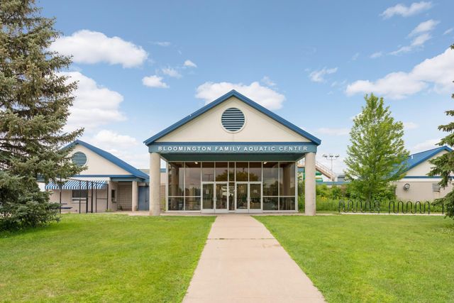 8236 Dupont Avenue S, Bloomington, MN 55420